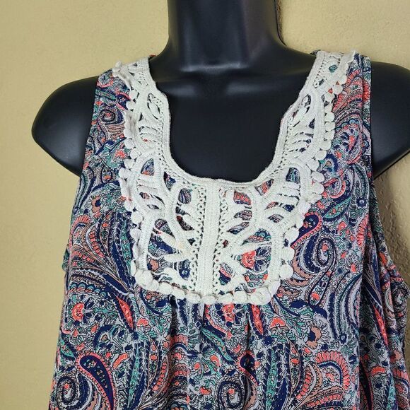 Collective Concepts Sleeveless Paisley Top - Picture 3 of 5